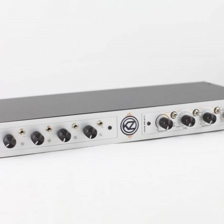 Isolateur 4 voies stéréo + Dub Delay Stéréo – Rack 1U